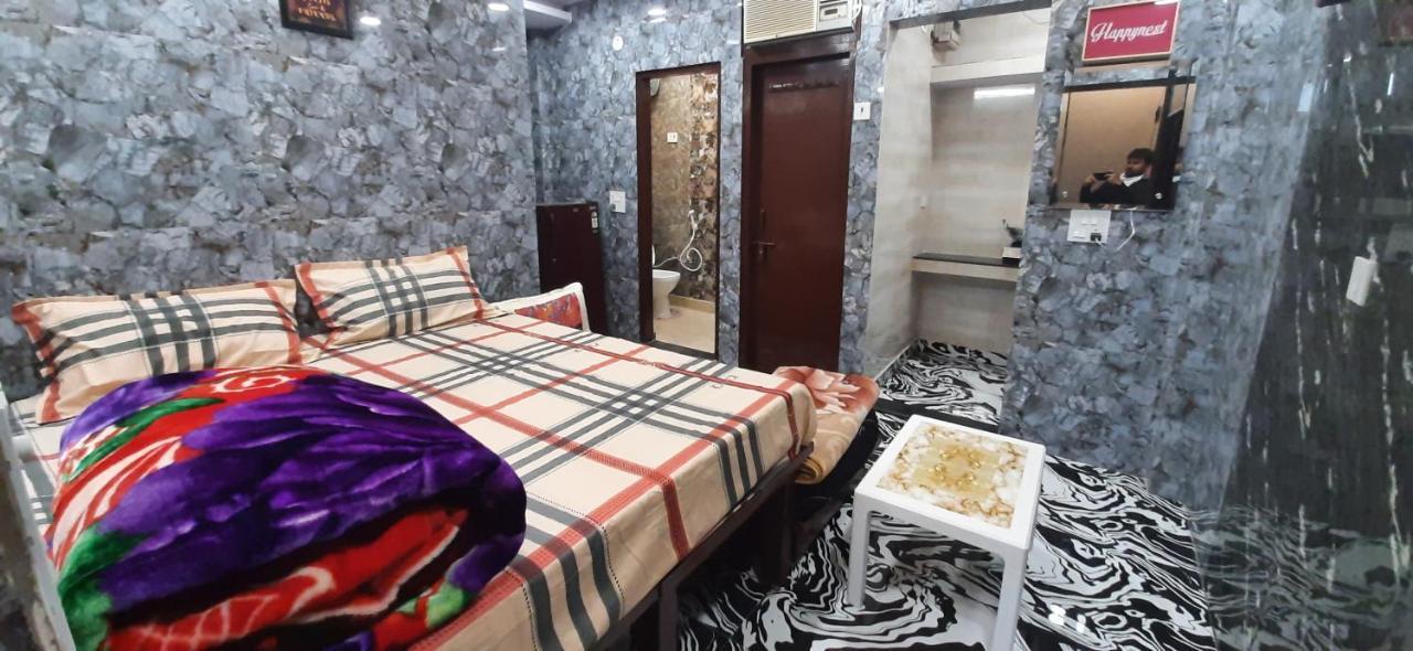 Aggarwal Luxury Room With Private Kitchen Washroom And Balcony Along With Fridge, Ac, Android Tv, Wifi In Main Lajpat Nagar Új-Delhi Kültér fotó