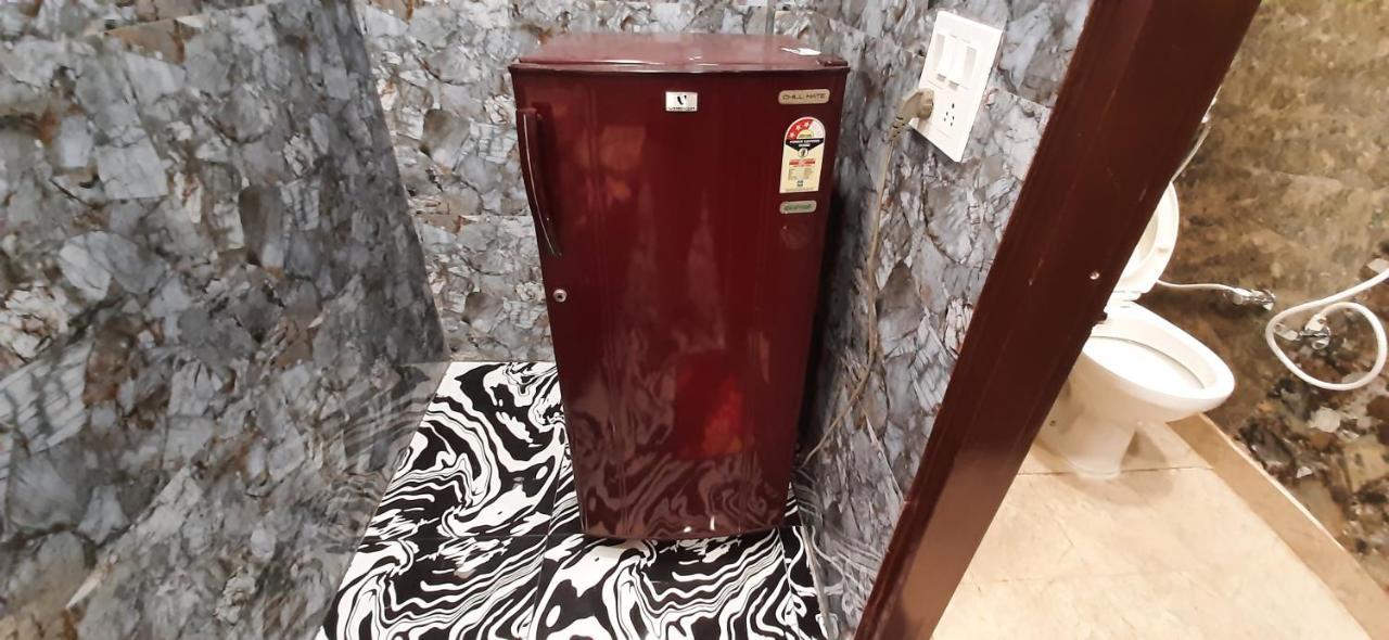 Aggarwal Luxury Room With Private Kitchen Washroom And Balcony Along With Fridge, Ac, Android Tv, Wifi In Main Lajpat Nagar Új-Delhi Kültér fotó