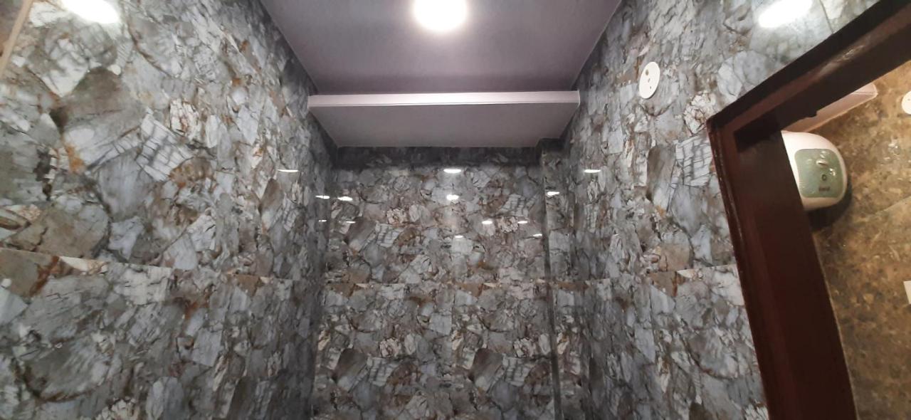 Aggarwal Luxury Room With Private Kitchen Washroom And Balcony Along With Fridge, Ac, Android Tv, Wifi In Main Lajpat Nagar Új-Delhi Kültér fotó